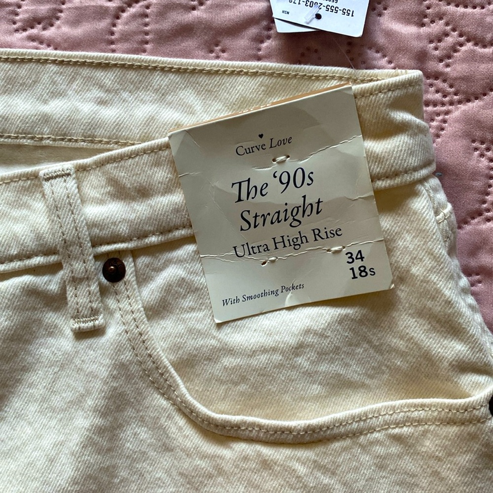 A&F The 90s straight Ulta high-rise cream jeans